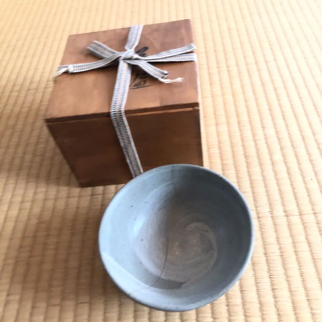 名碗　凛とし姿が美しい　刷毛目　平茶碗　銘(水月) 李朝初期　時代品　茶碗 李朝刷毛目茶碗 | 中信木村美術店