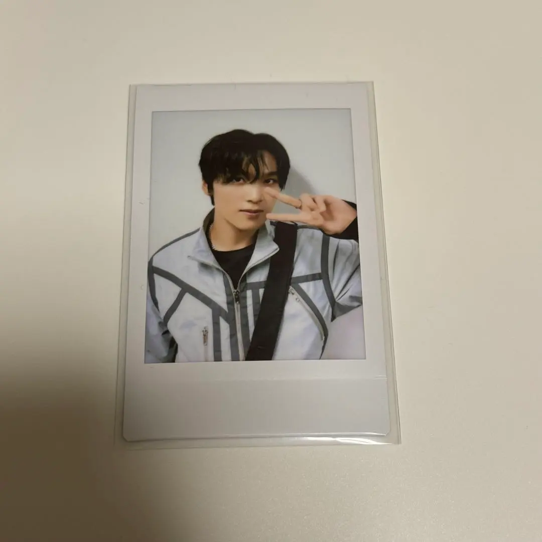 Thumbnail of Haechan (NCT DREAM) Cheki (Polaroid)