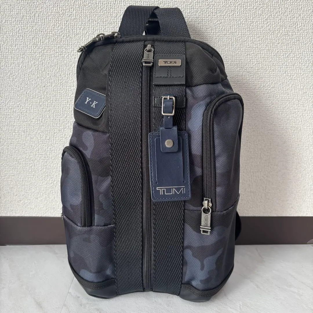 【美品】TUMI／トゥミ \"サラトガ・スリング\" (ヒッコリー・ブラック) 美品】TUMI／トゥミ サラトガ・スリング (ヒッコリー・ブラック)