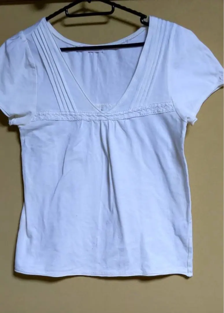 Thumbnail of Feel relieved Ivory V-neck Frill T-shirt Short Sleeve