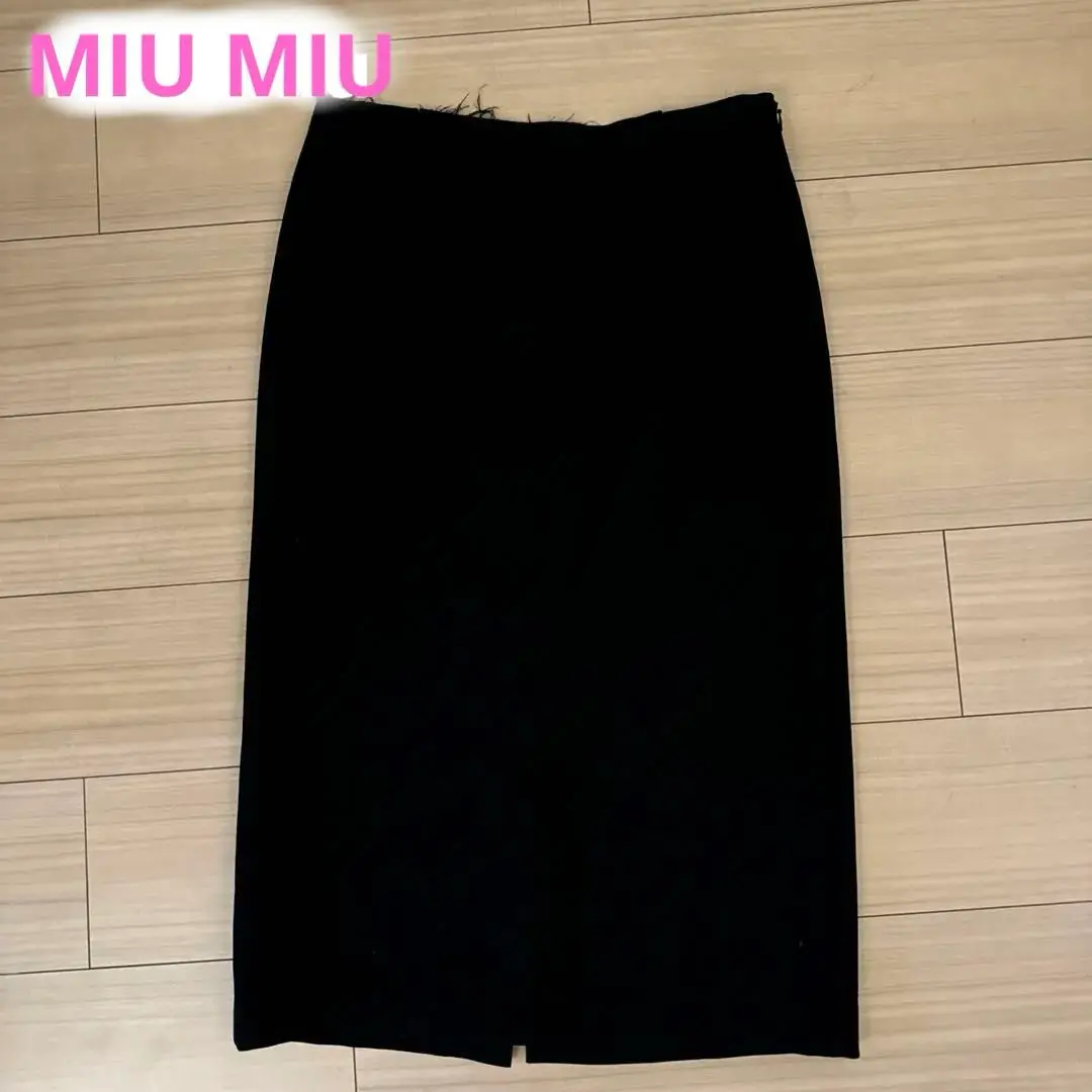 MIU MIU タイトスカート 2025年最新】miumiuタイトスカートの人気アイテム - メルカリ