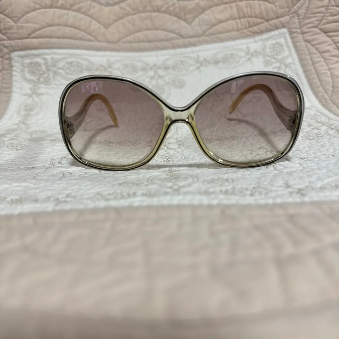 Thumbnail of Oversized sunglasses, gradient brown