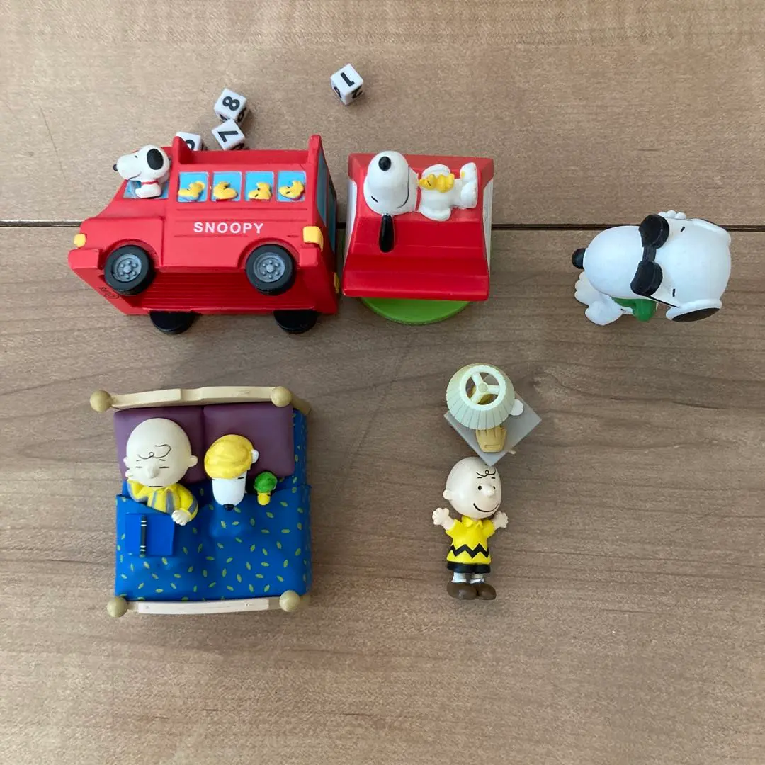 Thumbnail of Snoopy Retro Figure