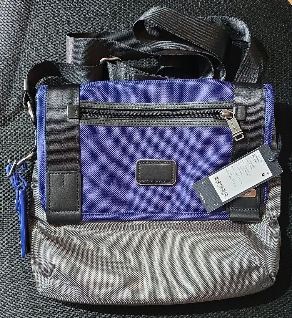 【未使用】 トゥミ 22371DH ショルダー バッグ　ミニメッセンジャー 未使用】TUMI ビールミニメッセンジャーバッグ 22371DH