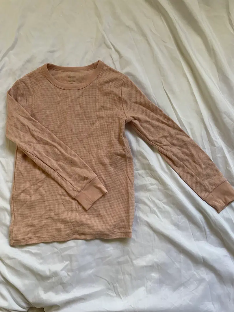 Thumbnail of UNIQLO HEATTECH Long Sleeve Cut-and-Sewn Shirt 140