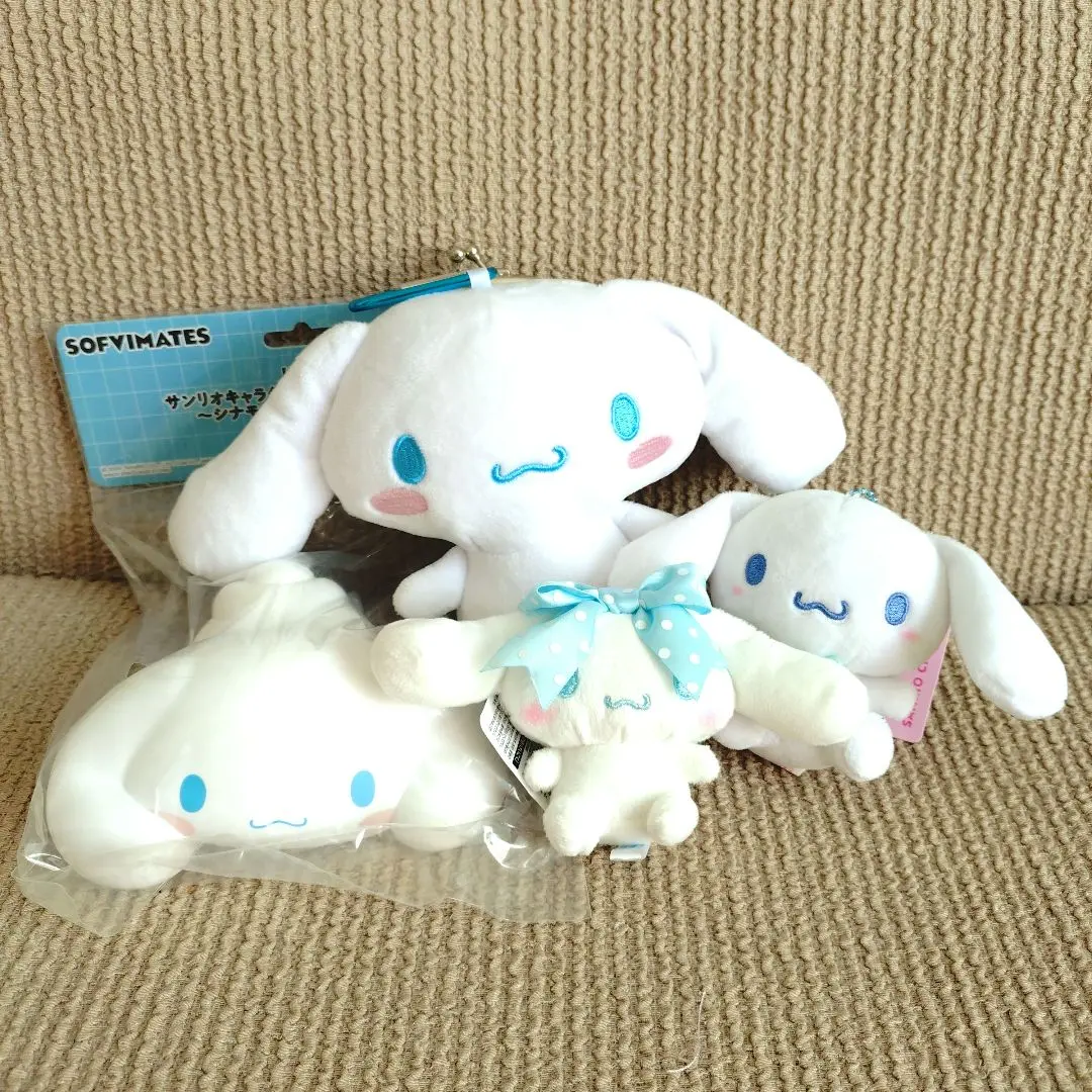 Thumbnail of Sanrio Cinnamoroll goods, 4 items: soft vinyl figure, coin purse, mascot plushie