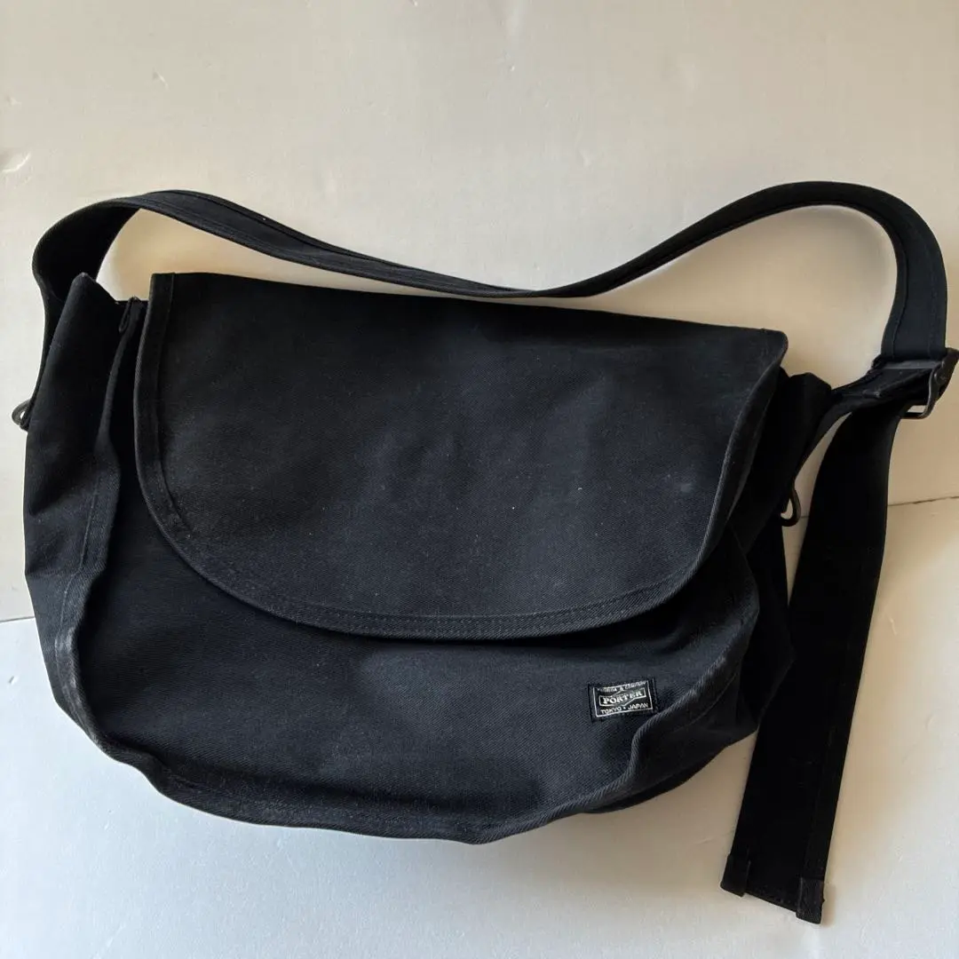 美品 ポーター ステイン メッセンジャーバッグ ショルダーバッグ A4 黒 PORTER ポーター ステイン ショルダー メッセンジャー バック 黒
