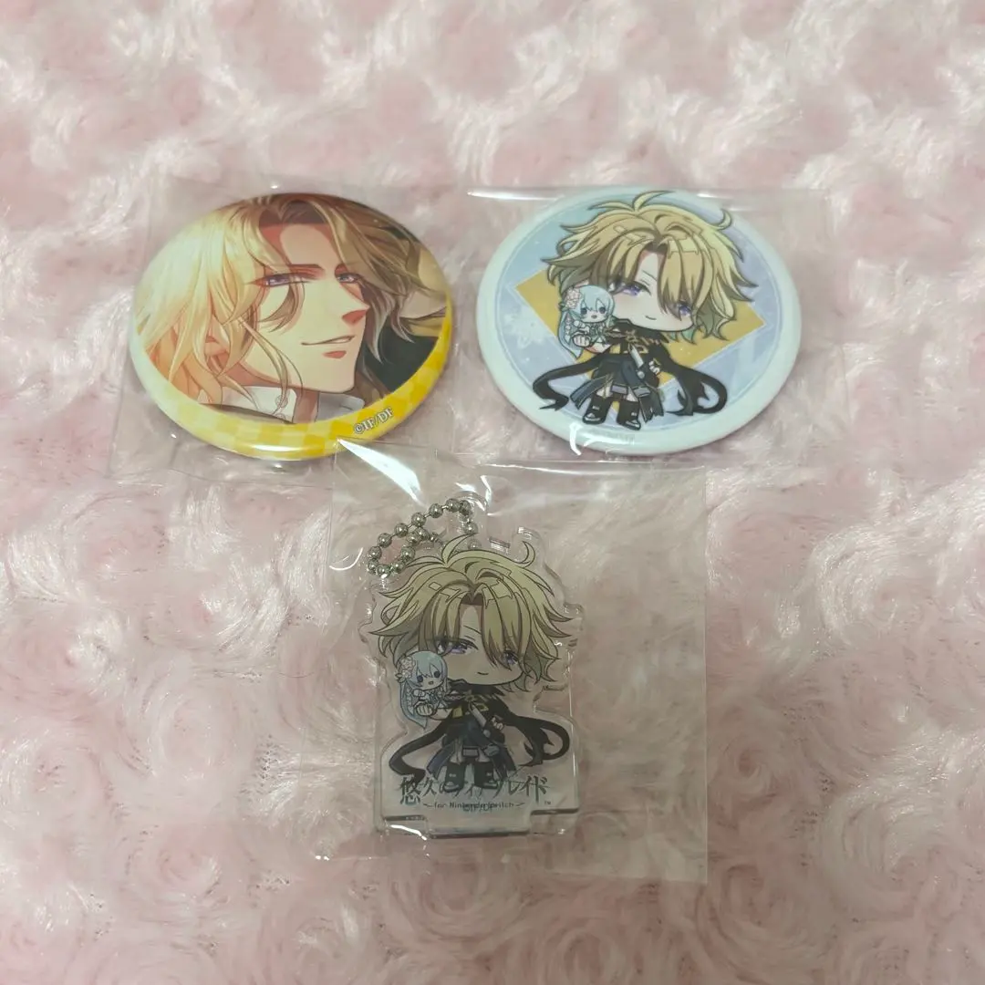 Thumbnail of Yuukyuu no Tearblade Stella Set Acrylic Keychains & Can Badges: Yajuru