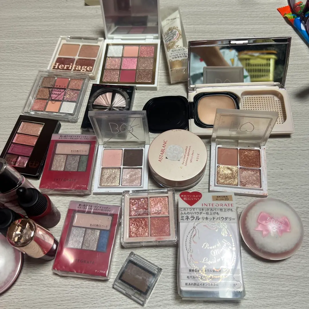 Thumbnail of Cosmetics Lucky Bag Makeup Set Integrate B IDOL Peripera etc.