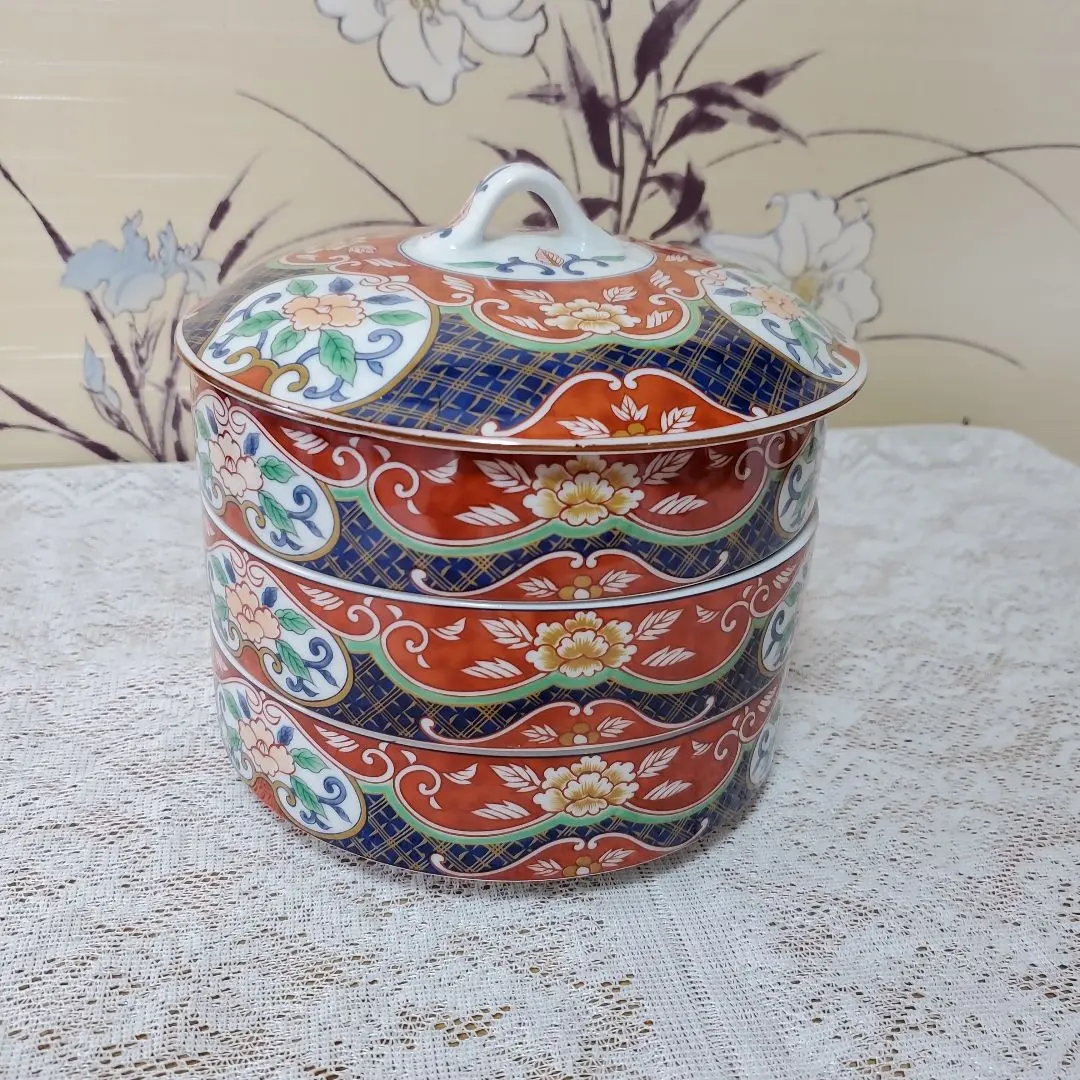 Thumbnail of Kozan Kiln, Ko-Imari, Sometsuke Nishiki, Three-Tiered Food Box