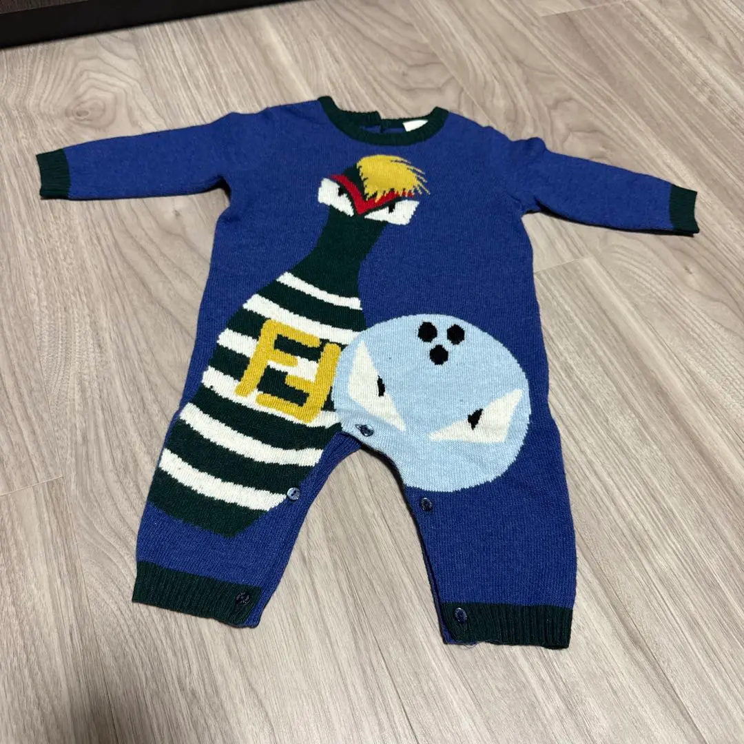 【美品】FENDI❤️ロンパース＋スタイ＋帽子3点セットオールインワン 美品】FENDI❤️ロンパース＋スタイ＋帽子3点セットオールインワン