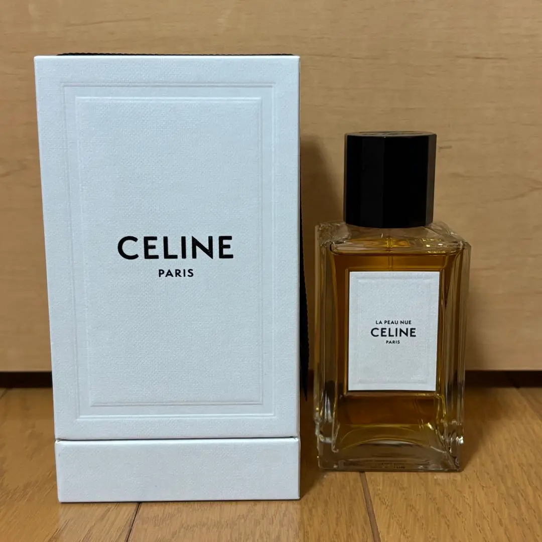 CELINE 香水（ラポヌ、ボワドルモン）トラベルケース付 CELINE 香水（ラポヌ、ボワドルモン）トラベルケース付