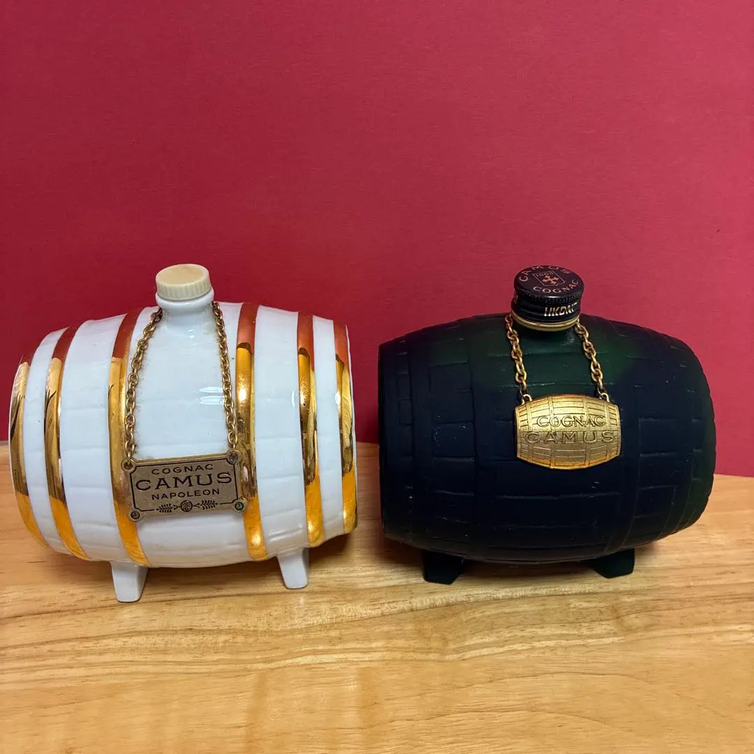 【未開封】CAMUS カミュ　ナポレオン　陶器樽ミニボトル　コニャック　4種類 CAMUS カミュ ナポレオン ミニボトル 4本 - メルカリ