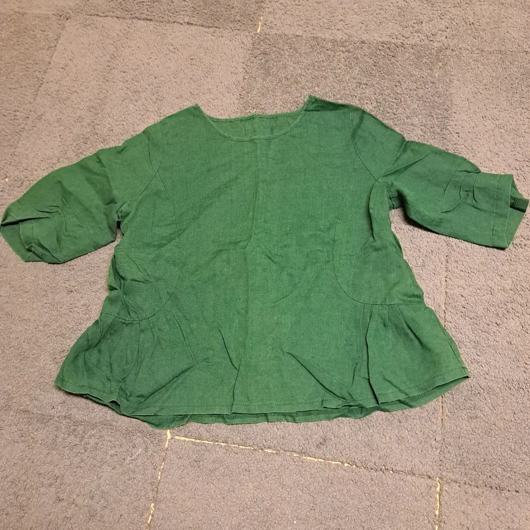 Thumbnail of Five-sleeve blouse