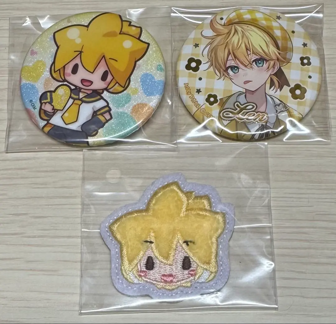 Thumbnail of Kagamine Len Can Badge Seal Flower Retro Look Fuwapuchi Kuji Hatsune Miku