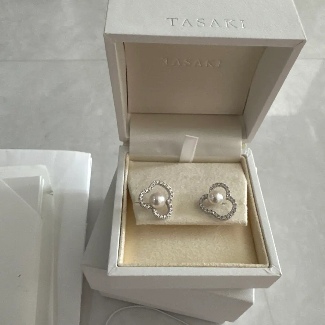 TASAKI♡チャンツダイヤピアホワイトゴールド　843700円 チャンツ シグネチャー ダイヤモンド パヴェ イヤリング E-4046