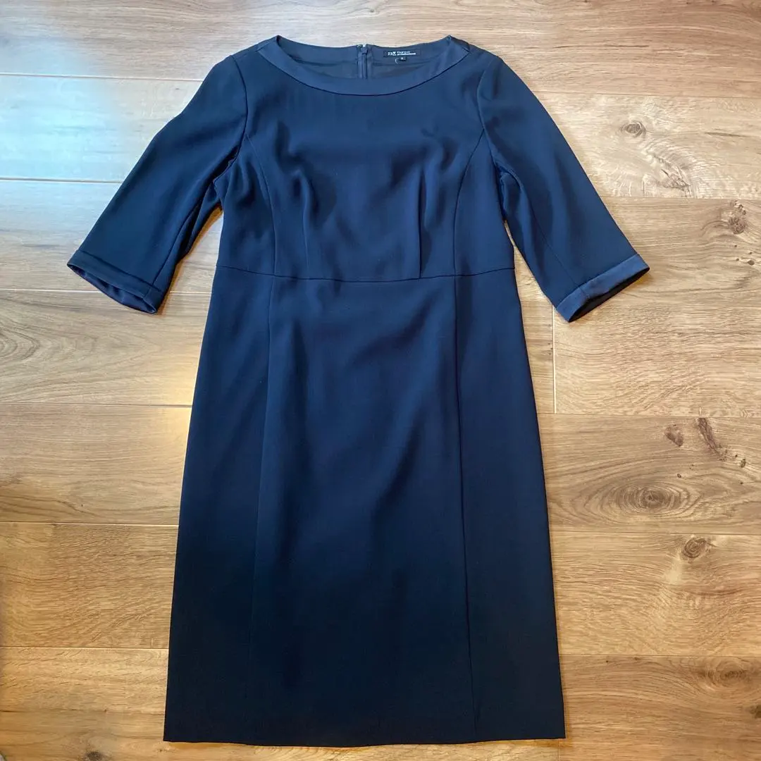 Thumbnail of 23区 navy dress