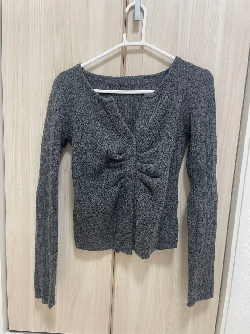 Thumbnail of Gray ribbed knit long-sleeved cardigan
