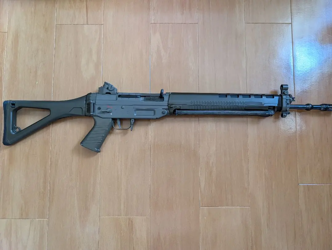 東京マルイ SIG SG550 オートマチックライフル 東京マルイ製のSIG SG550を購入したので、開封&フォトレビュー