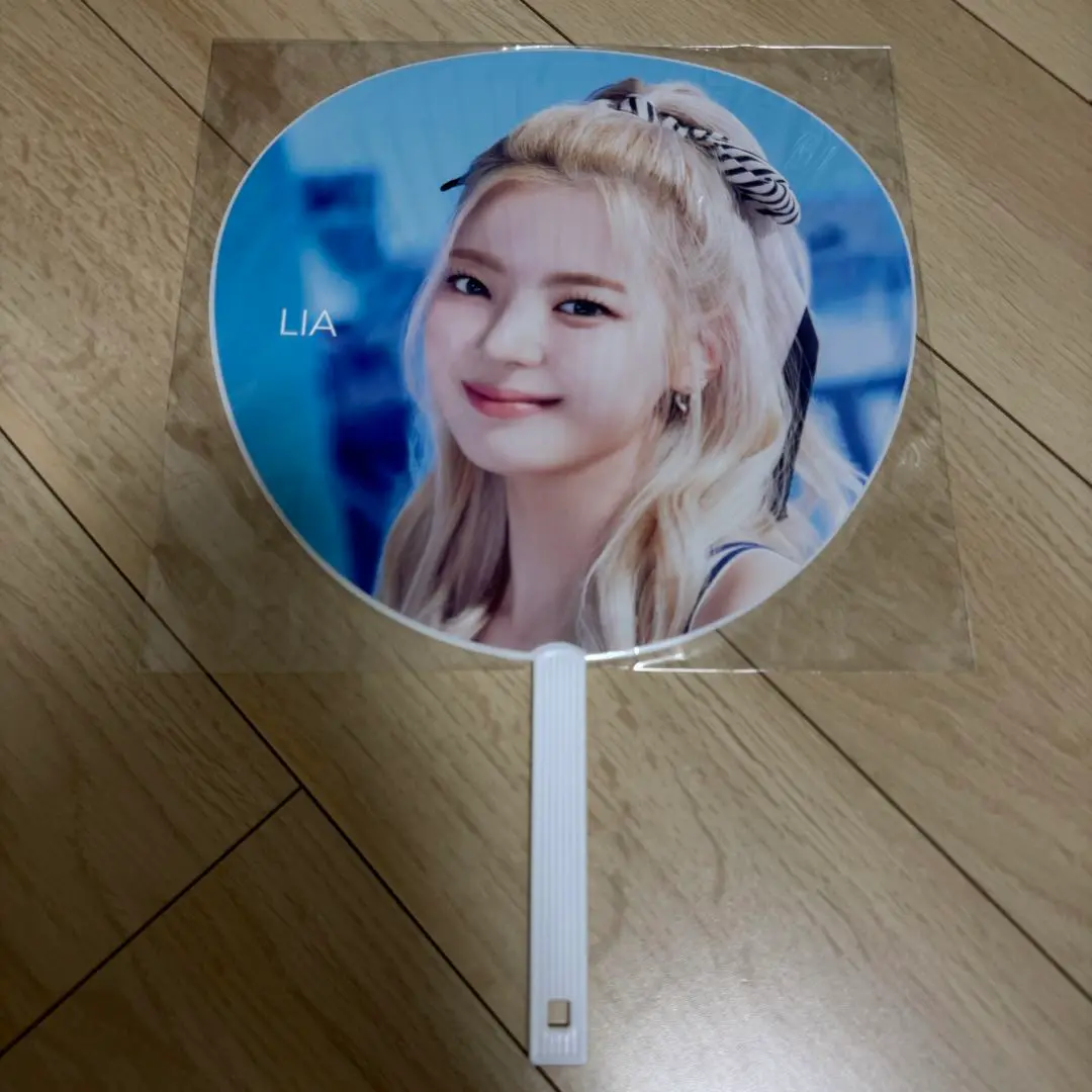 Itzy うちわセット リア、ユナ 2025年最新】itzy リア うちわの人気アイテム - メルカリ