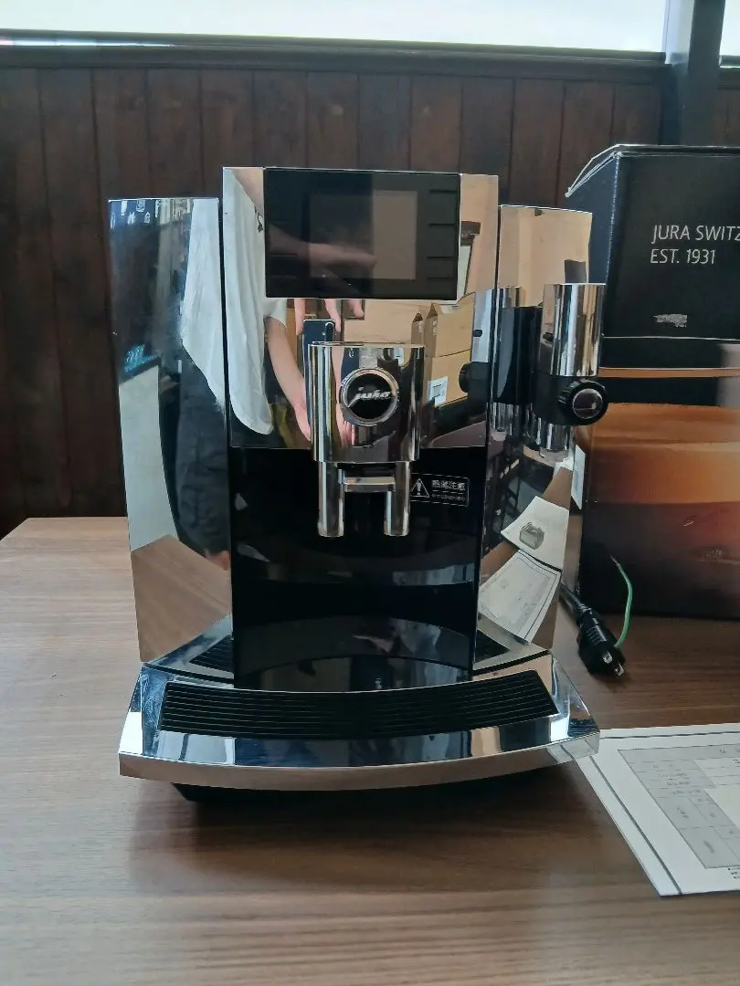 おまけ付き　jura E8 エスプレッソマシン 滝沢眞規子さんご愛用　ユーラ jura（エスプレッソマシン）のフリマアイテム一覧