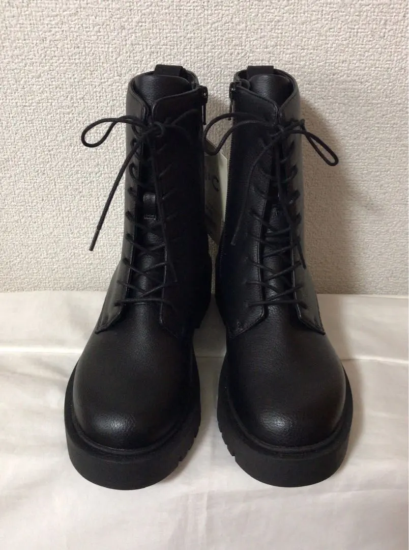Thumbnail of UNIQLO Comfeel Touch Lace-Up Short Boots