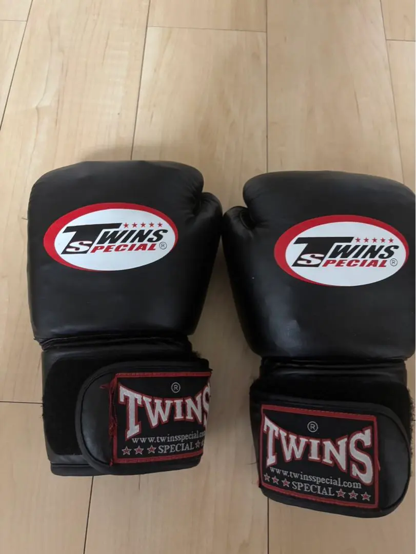 Thumbnail of TWINS SPECIAL Boxing Gloves 12oz Black