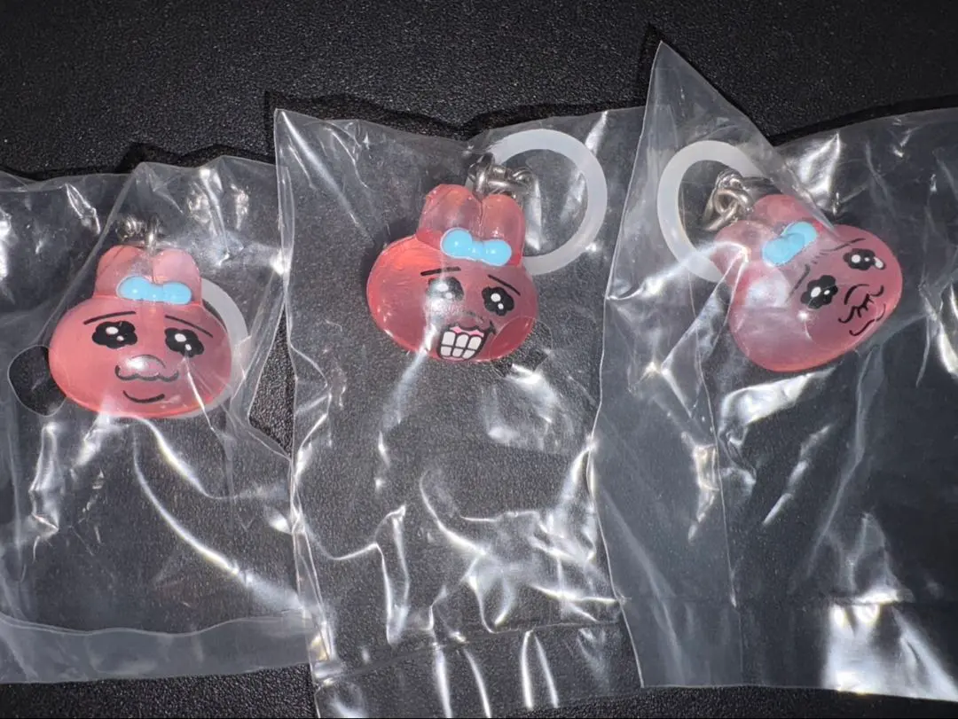 粉紅兔兔轉蛋標誌配件組合販售 的縮圖