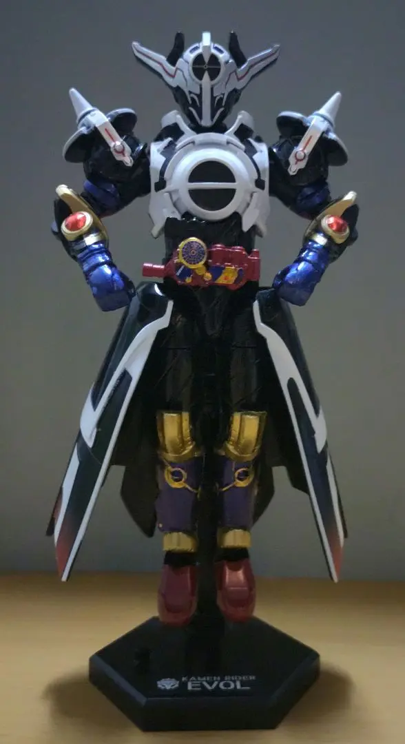 新品 創動 仮面ライダービルド BUILD11 セット フィギュア Amazon | 創動 仮面ライダービルド BUILD11セット 食玩・清涼