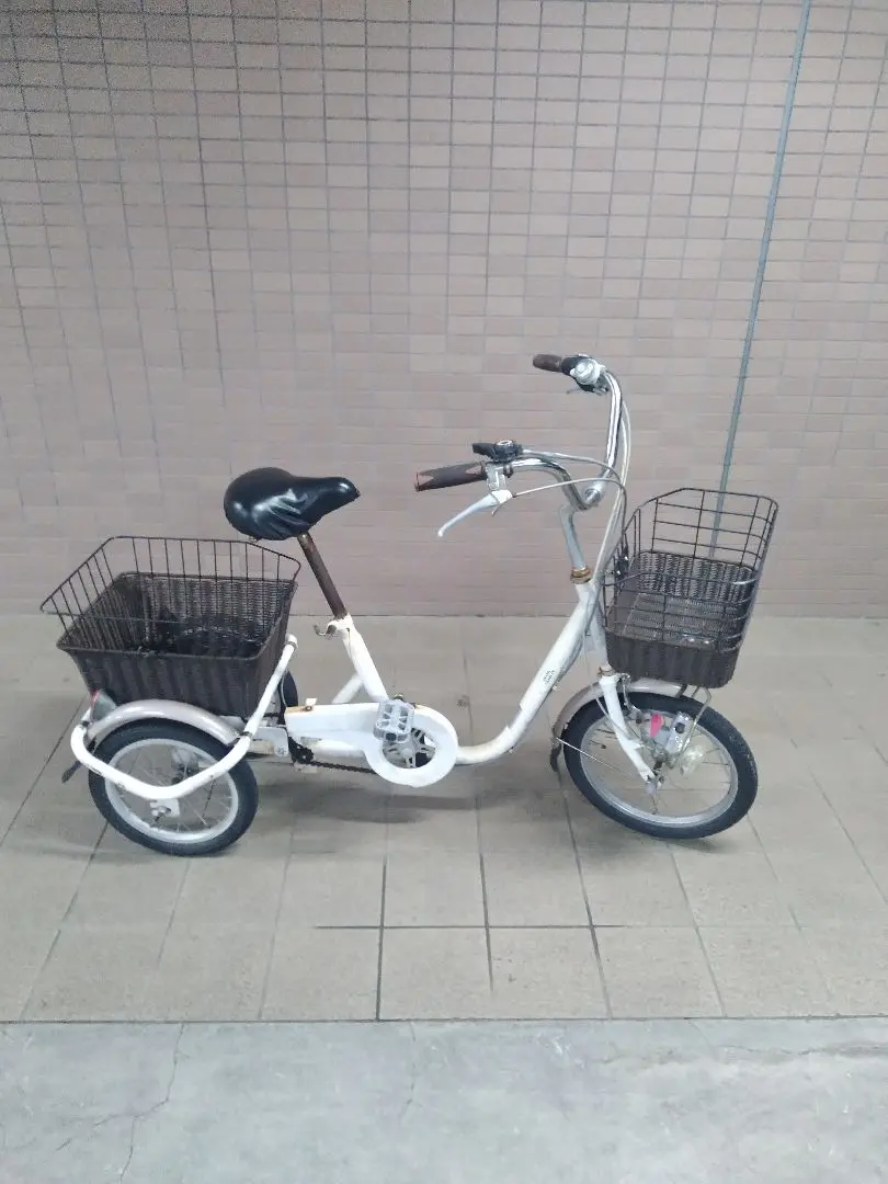 未使用DATWO 三輪自転車 14インチ 大人用三輪車 高齢者 前後カゴ付です。 大人用14インチ三輪車、三輪自転車3輪ロードバイク、大人用