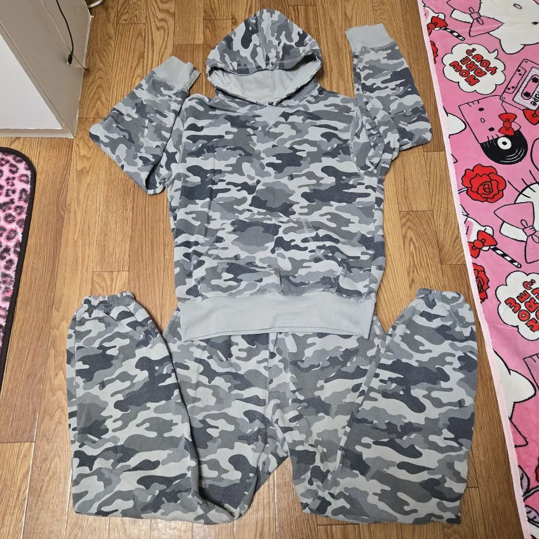 Thumbnail of Camouflage hooded sweatshirt set, size M