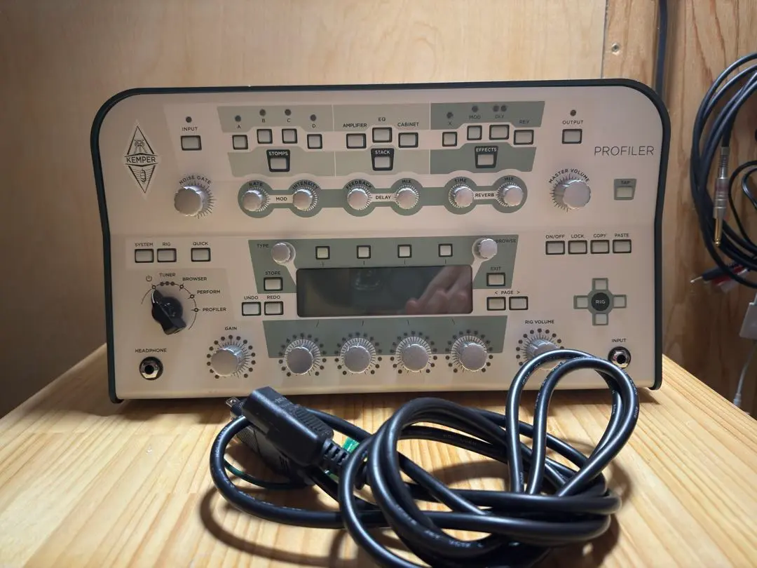 Kemper ケンパーパワーラック　HATA製アルミノブ装着 中古］Kemper / Profiler Power Rack with HATA Custom Knobs