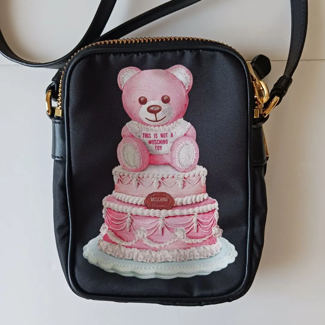 MOSCHINO テディベア刺繍 バッグ 黒 2025年最新】moschino バッグ くまの人気アイテム - メルカリ