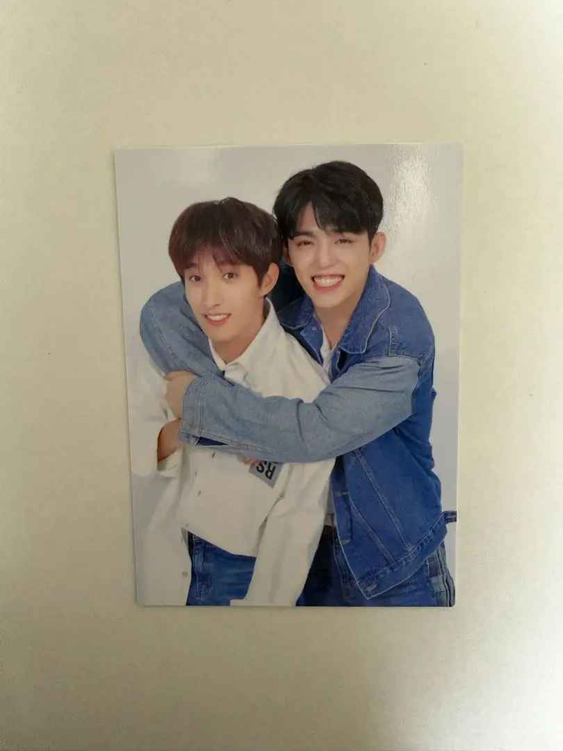 Thumbnail of SEVENTEEN trading card