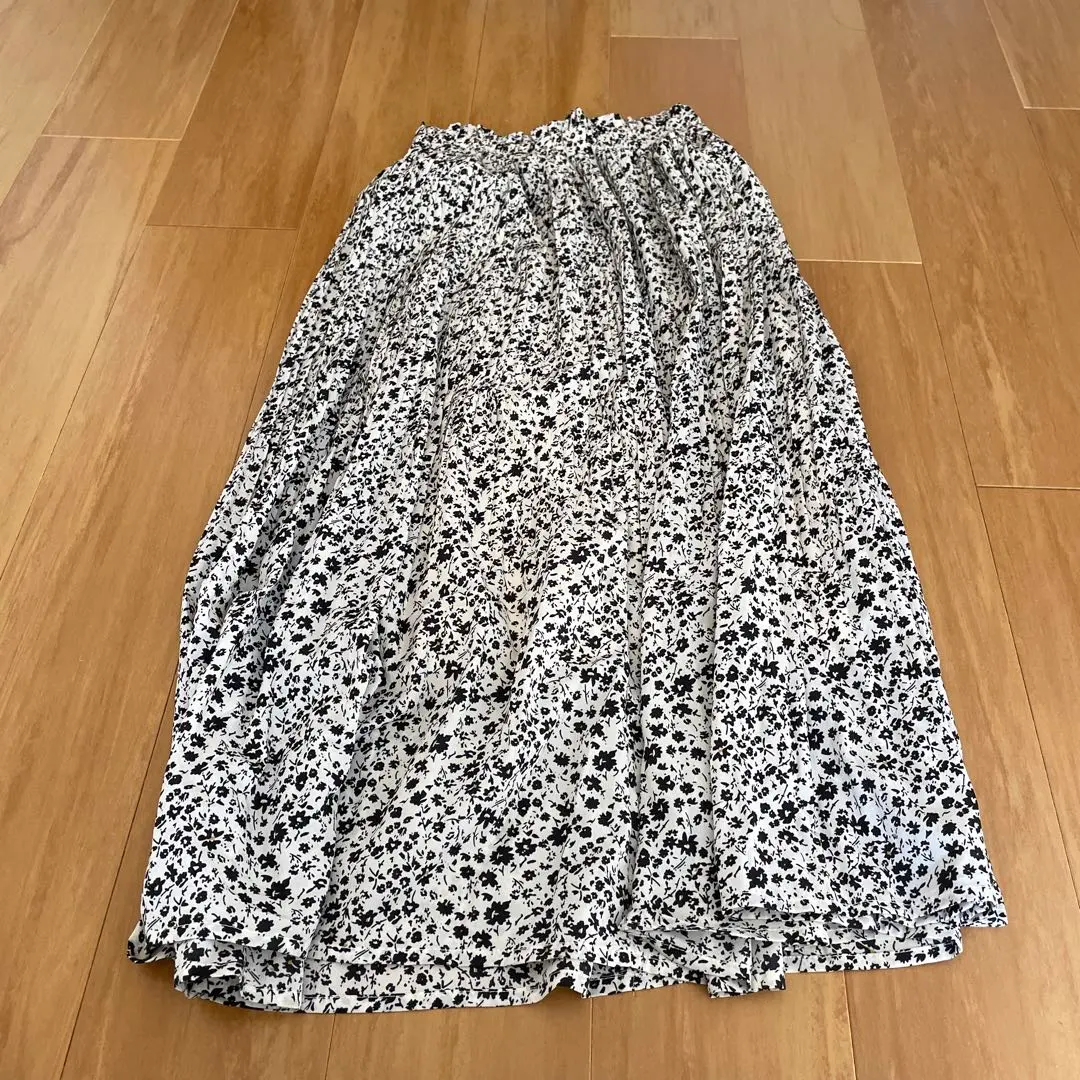 Thumbnail of Black and white floral print flared skirt