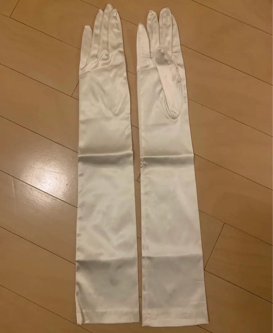 Thumbnail of Wedding gloves