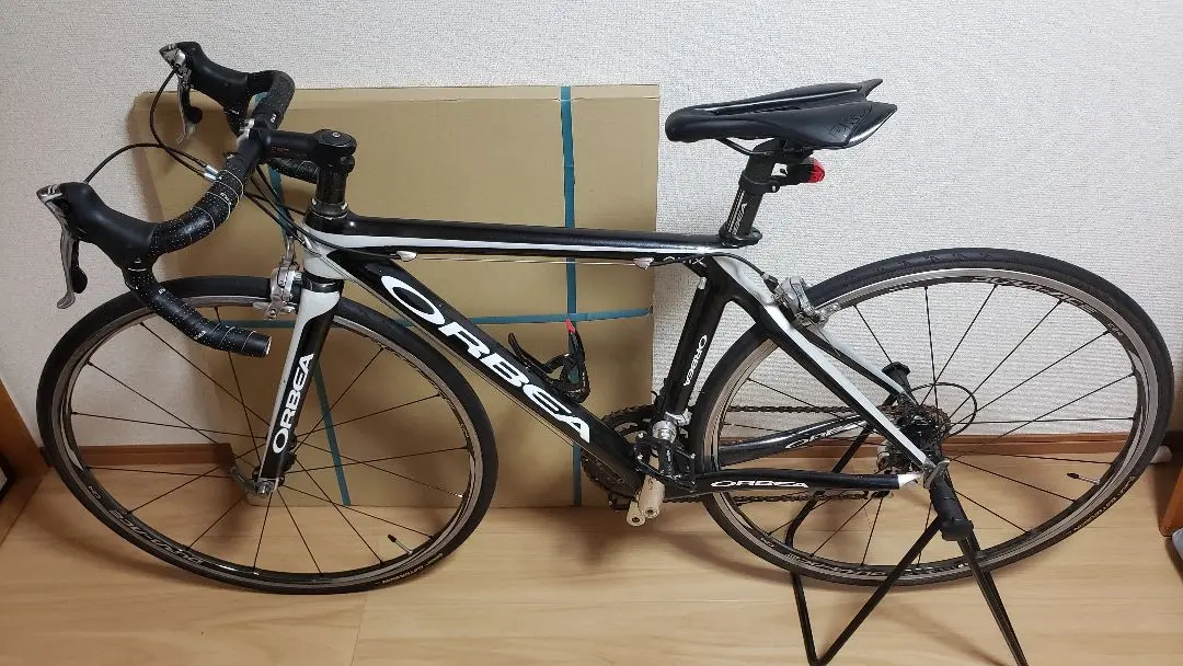ORBEA Onix ロードバイク（新品未使用グローブ、ライトなどアクセサリー付 ORBEA Onix ロードバイク（新品未使用グローブ、ライトなど