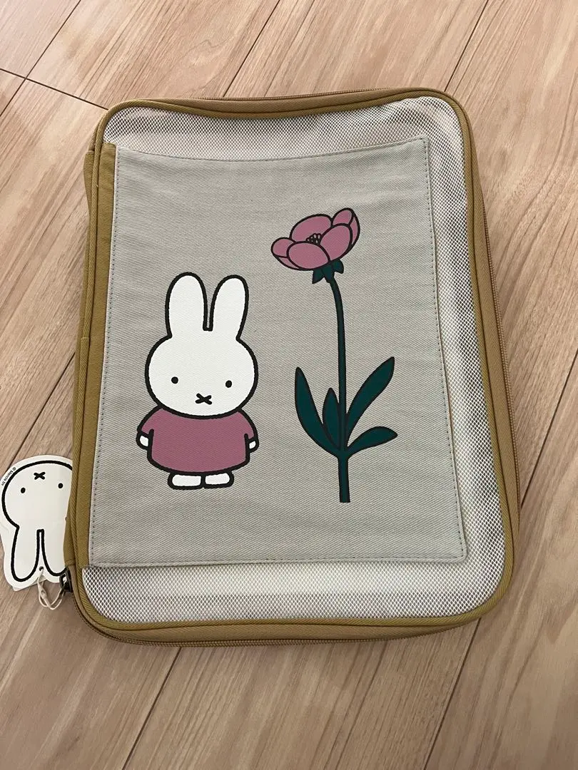 【SALE】ミッフィー ❁ ポーチ　スタディオクリップ　マルチケース SALE】ミッフィー ❁ ポーチ スタディオクリップ マルチケース