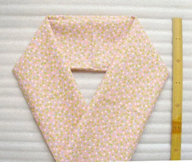 Thumbnail of 60 x 108 cm Small Flower Tsukushi Cute Fabric Scrap for Half-collar Remake