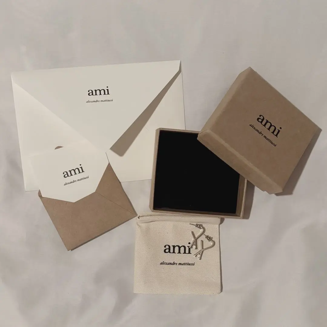 【3/4までお取り置き】新品 AMI PARIS スモールフープピアス シルバー 3/4までお取り置き】新品 AMI PARIS スモールフープピアス シルバー