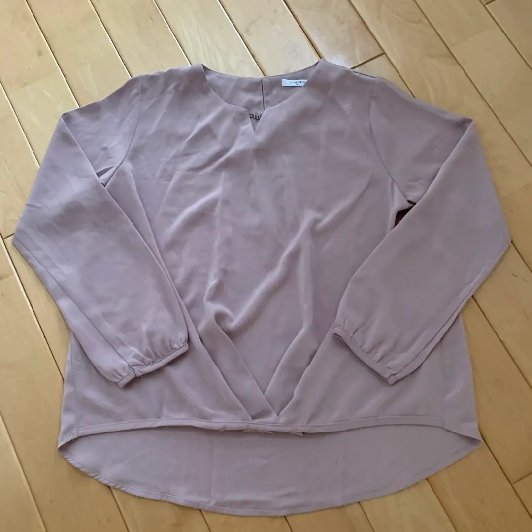 Thumbnail of Women's blouse, size M