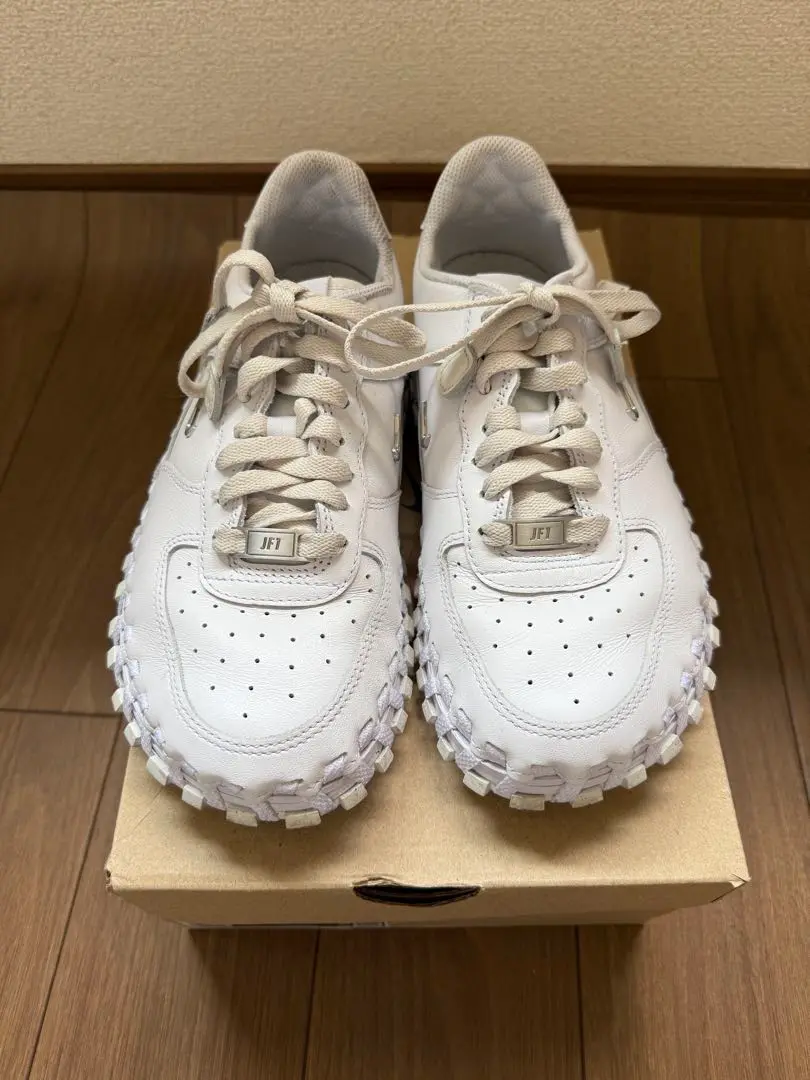 2025年最新】JACQUEMUS カラー：ホワイト系 スニーカーの人気