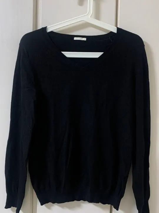 GU 毛衣 V領毛衣 學生用 上學用 的縮圖