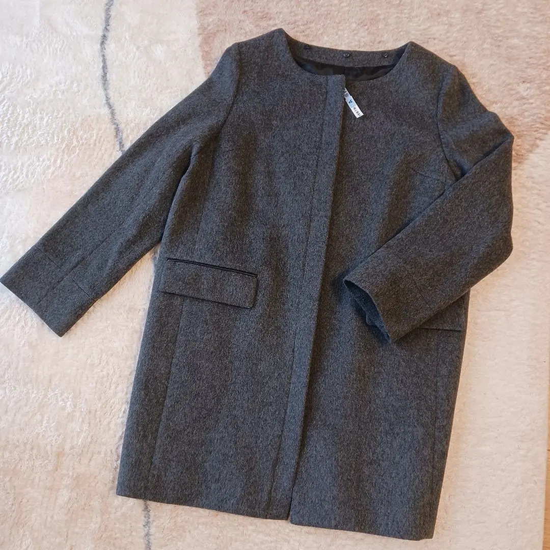 Thumbnail of Excellent condition Advance wool coat, gray, detachable hood, dry cleaned, made in Japan