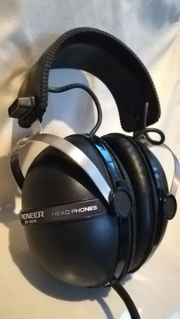 ヘッドホン PIONEER SE-205 ケーブル着脱式 50mmドライバ付 ヘッドホン PIONEER SE-205 ケーブル着脱式 50mmドライバ付