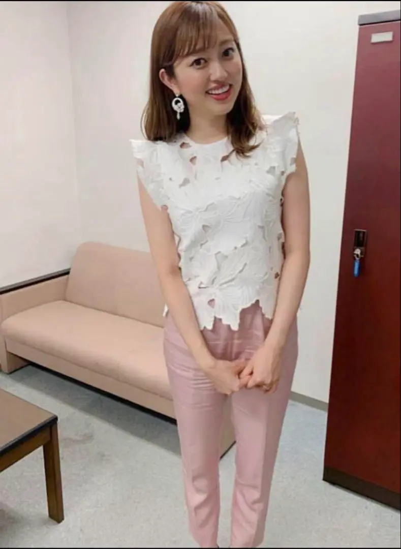 はりー様【未使用】菊池亜美さんプロデュース　UNf ワンオペバスローブアイボリー 菊池亜美さんプロデュース】unf ワンオペバスローブ