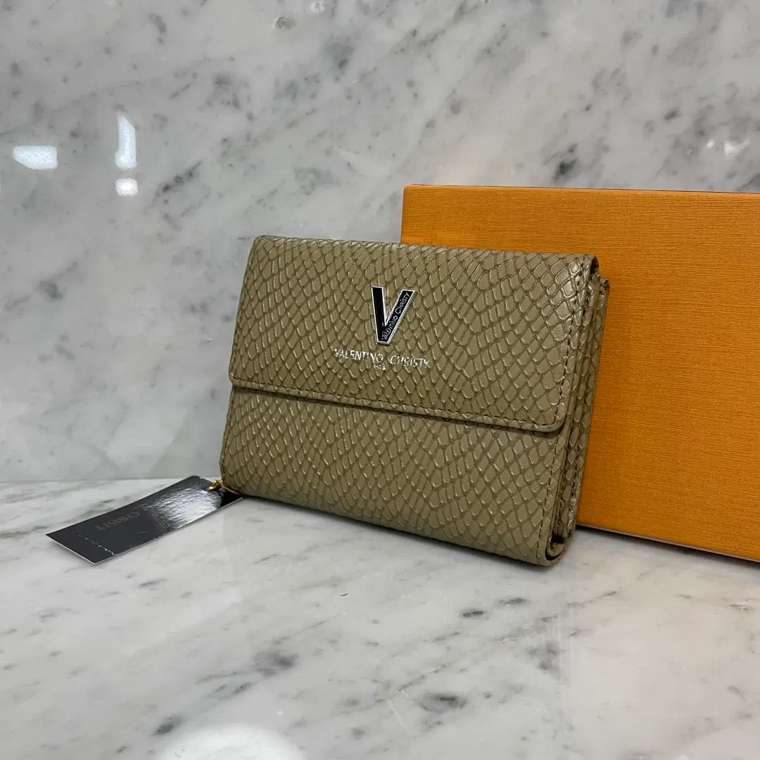 2025年最新】VALENTINO 三つ折り財布の人気アイテム - メルカリ