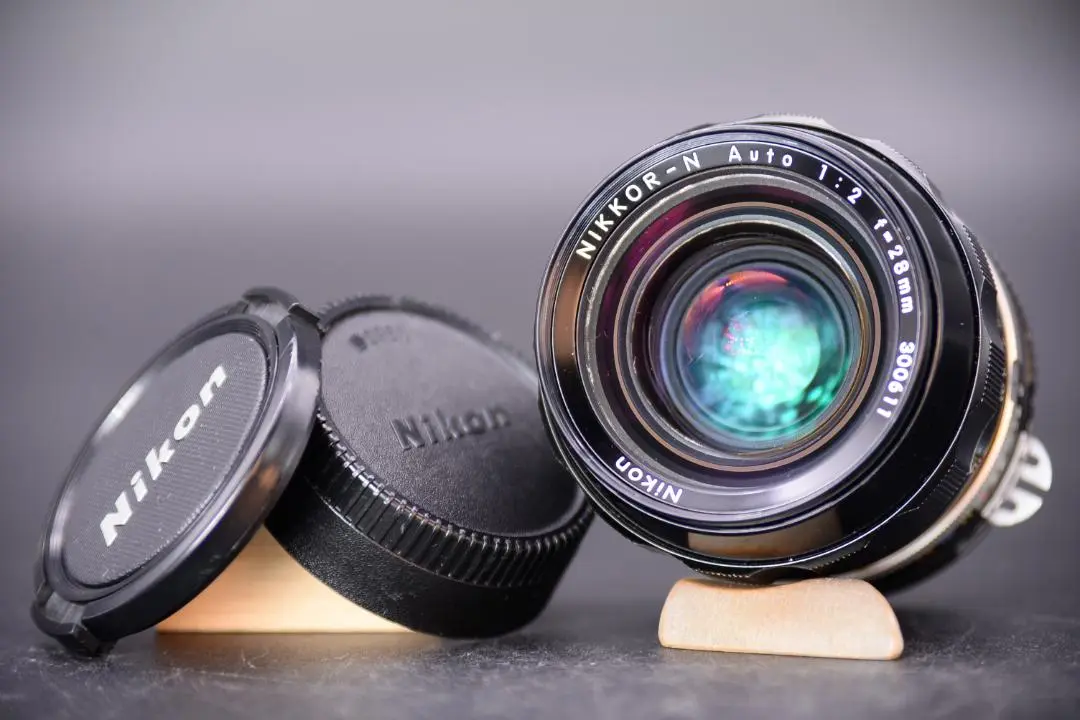 Nikon 単焦点レンズ　NIKKOR.NC、AUTO 28mm ｆ2.0 Nippon Kogaku / Nikon Nikkor-N[·C] Auto 28mm F/2 | LENS-DB.COM