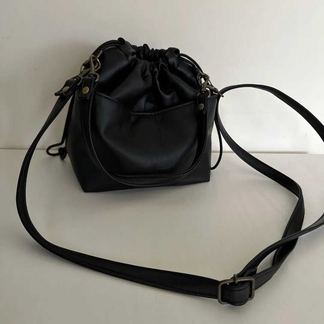 Thumbnail of 【Excellent Condition】tonto Adjustable Drawstring Shoulder Bag with Gusset - Black