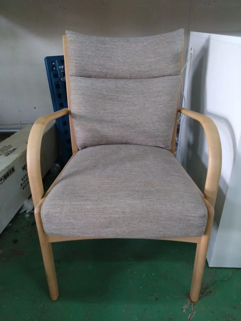 ニトリＤＣＮコレクションC-27MヒジNA／ＤＲ-BE　ほぼ新品【2】 ニトリ ダイニングチェア(NコレクションC-27M肘NA/DR-BE